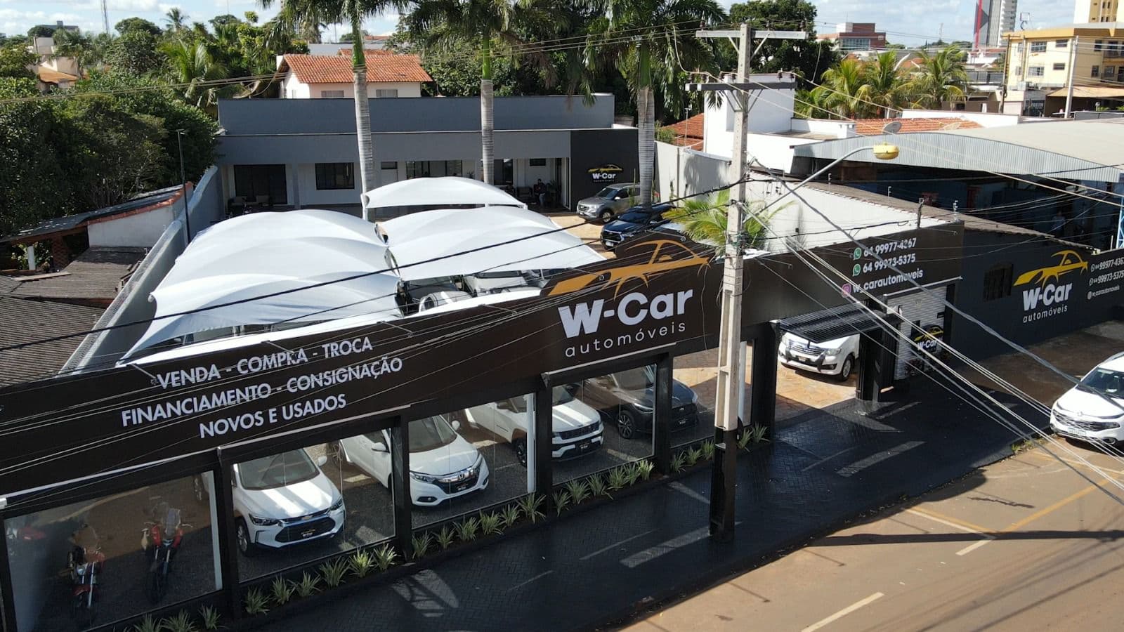 Vista aérea da loja W-CAR Automóveis